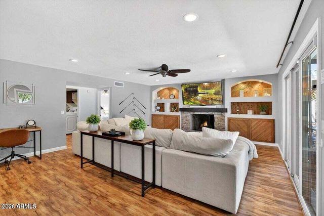 15823 N 58TH Place, Scottsdale, AZ 85254