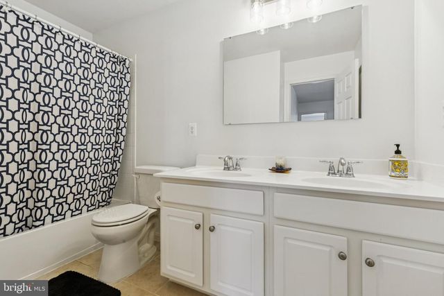 42921 SPYDER PL, Chantilly, VA 20152