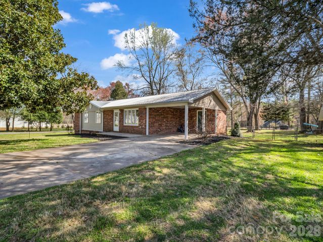 242 Cedar Lane, Rutherfordton, NC 28139