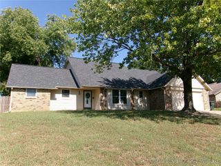 2902 Hilltop Avenue, Muskogee, OK 74403