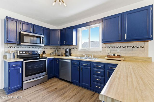 1105 S Shore Drive, Surf City, NC 28445