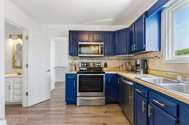 1105 S Shore Drive, Surf City, NC 28445