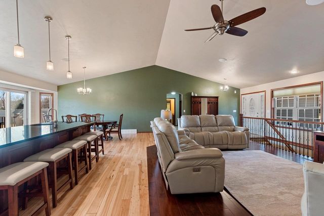 1979 KETTLE CREEK DRIVE, De Pere, WI 54115