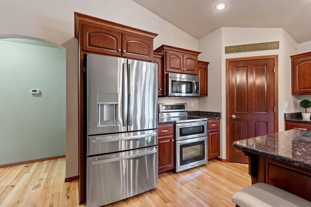 1979 KETTLE CREEK DRIVE, De Pere, WI 54115
