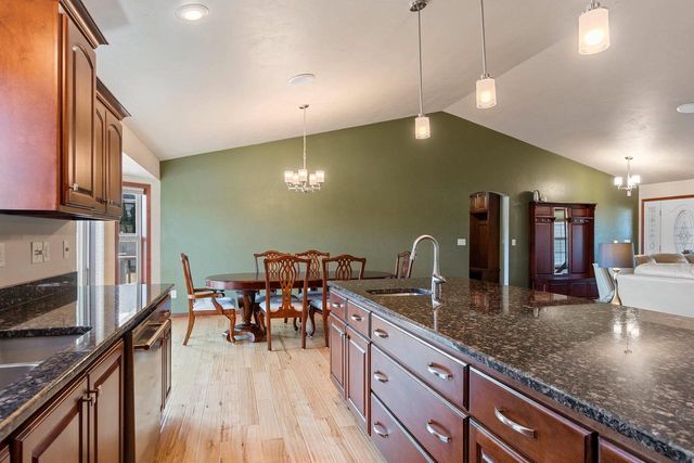 1979 KETTLE CREEK DRIVE, De Pere, WI 54115