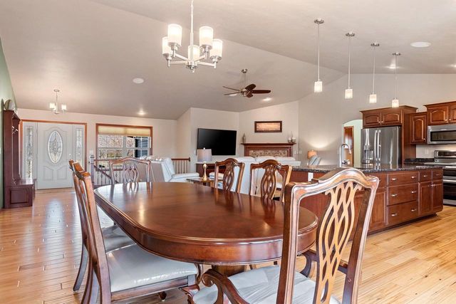 1979 KETTLE CREEK DRIVE, De Pere, WI 54115