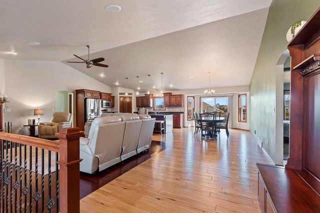 1979 KETTLE CREEK DRIVE, De Pere, WI 54115