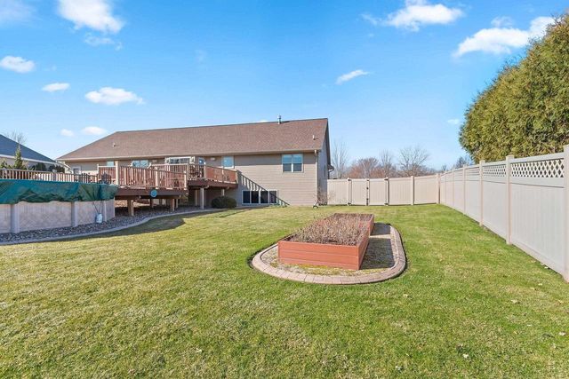 1979 KETTLE CREEK DRIVE, De Pere, WI 54115