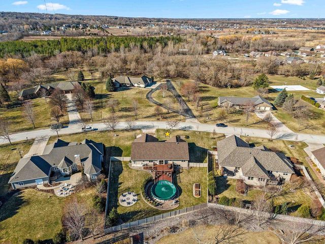 1979 KETTLE CREEK DRIVE, De Pere, WI 54115