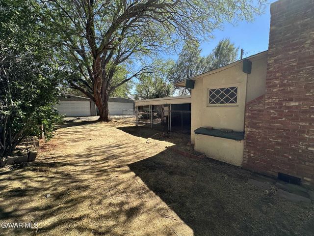 5042 W Avenue L12, Lancaster, CA 93536