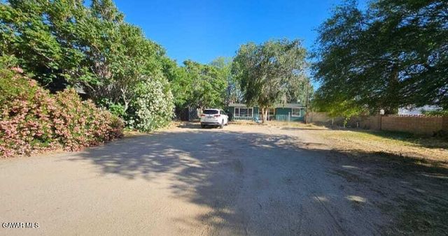 5042 W Avenue L12, Lancaster, CA 93536
