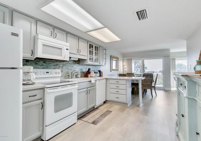 411 1ST Street S 204, Jacksonville Beach, FL 32250