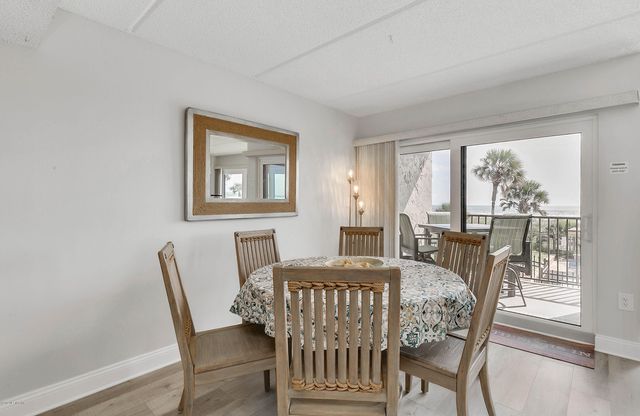 411 1ST Street S 204, Jacksonville Beach, FL 32250