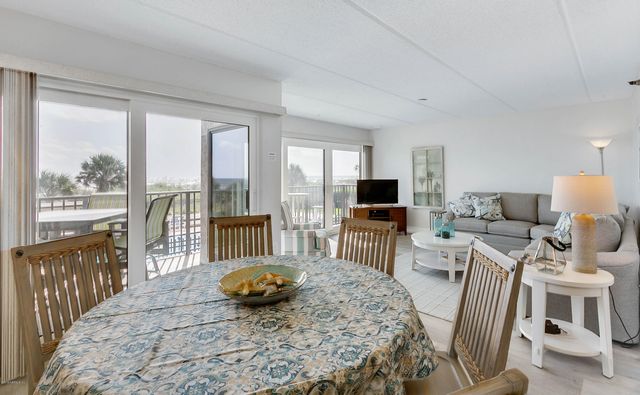 411 1ST Street S 204, Jacksonville Beach, FL 32250