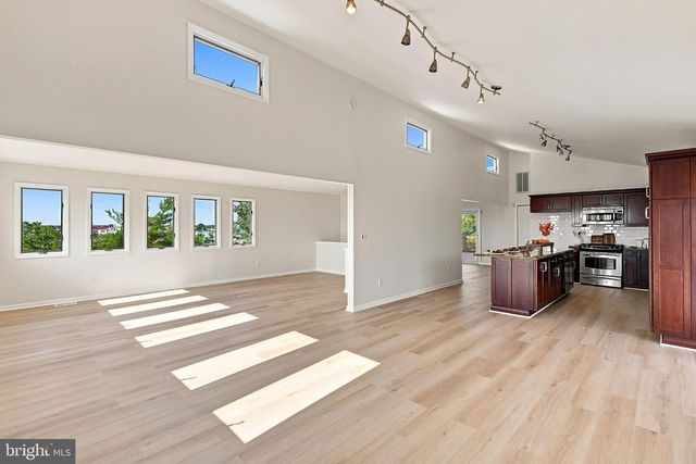 369 TUSCARORA AVE, Barnegat, NJ 08005