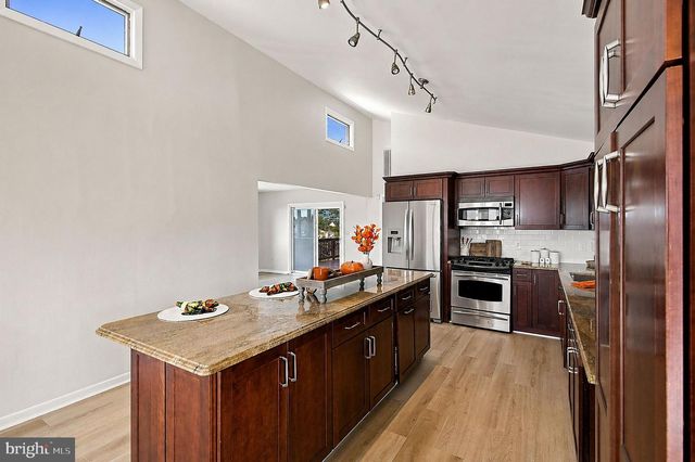 369 TUSCARORA AVE, Barnegat, NJ 08005