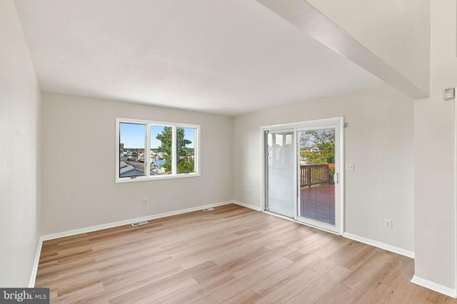 369 TUSCARORA AVE, Barnegat, NJ 08005
