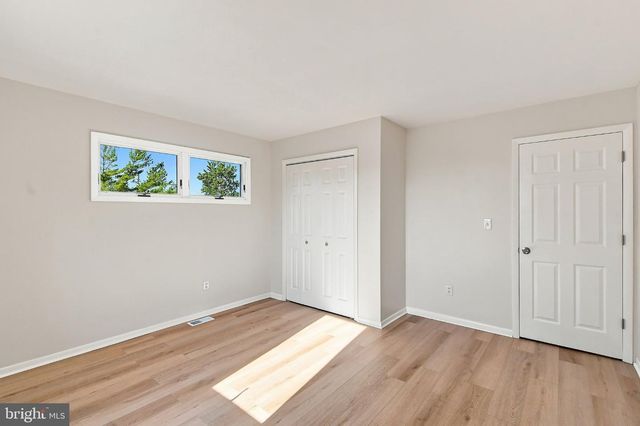369 TUSCARORA AVE, Barnegat, NJ 08005