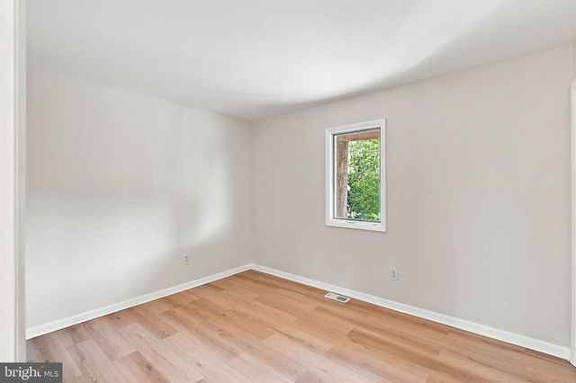 369 TUSCARORA AVE, Barnegat, NJ 08005