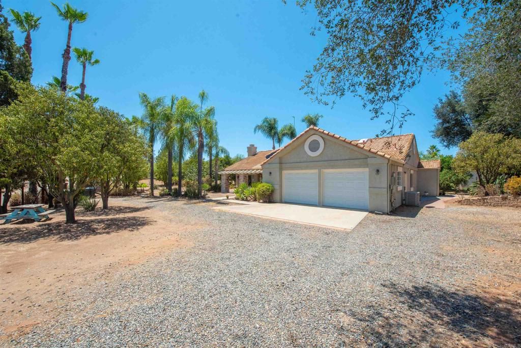 15950 Mactan Ln, Valley Center, CA 92082 — exterior