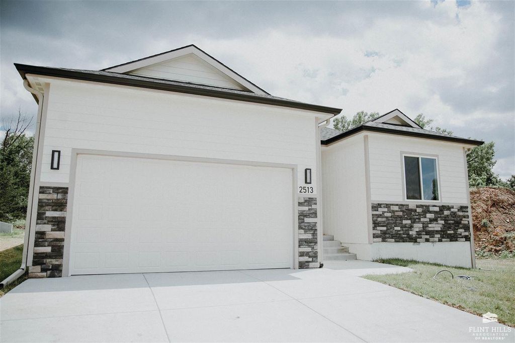 2523 Sawmill Road, Junction City, KS 66441