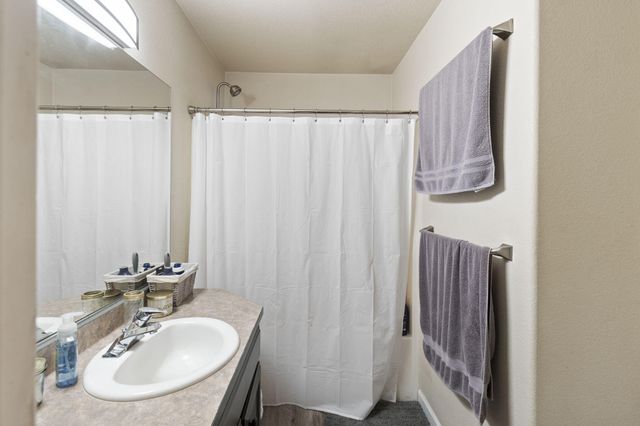 1884 SW Allen Creek Road, Grants Pass, OR 97527