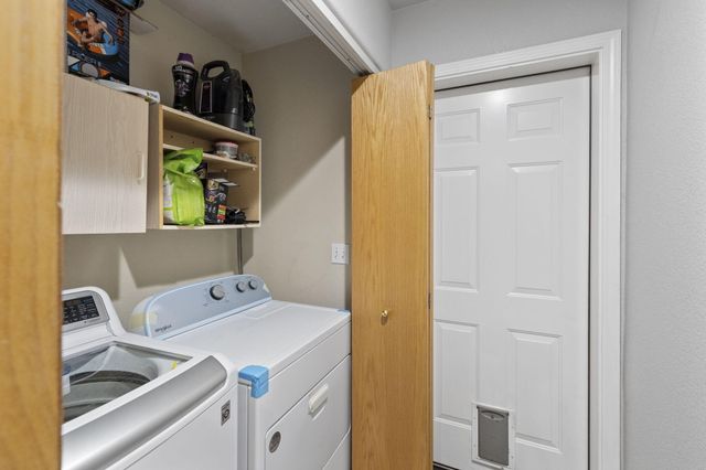 1884 SW Allen Creek Road, Grants Pass, OR 97527
