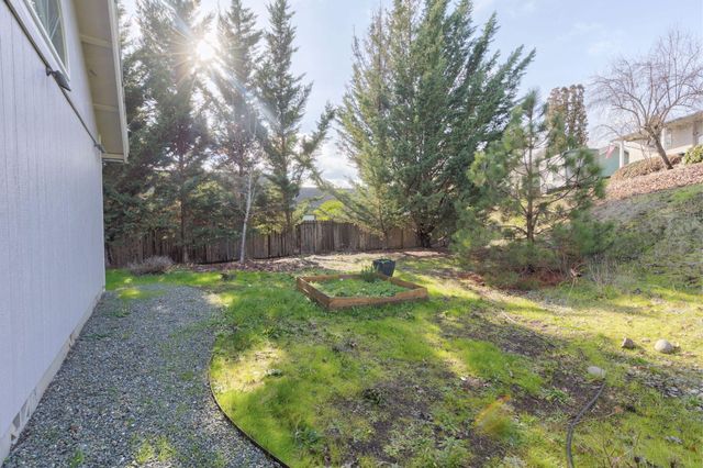 1884 SW Allen Creek Road, Grants Pass, OR 97527