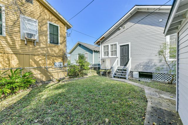 2005 37th Street, Galveston, TX 77550