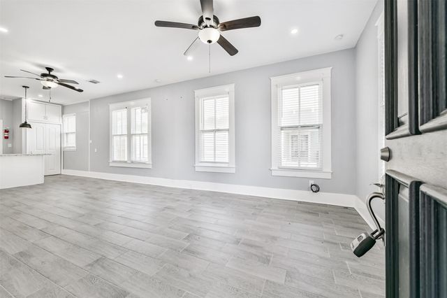 2005 37th Street, Galveston, TX 77550