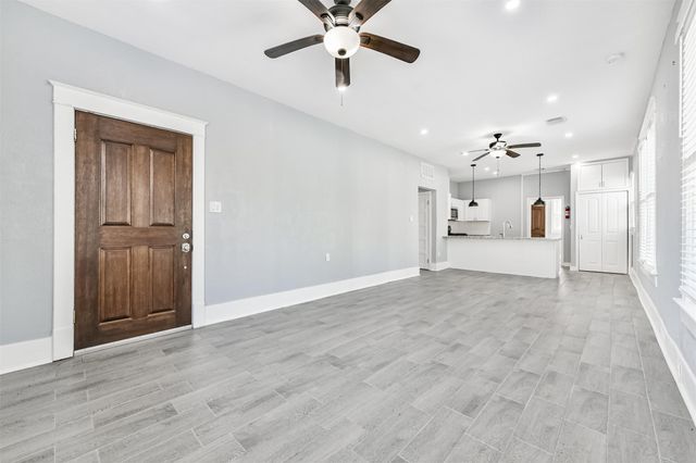 2005 37th Street, Galveston, TX 77550