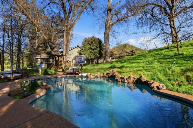 1600 Hidden Cir, Shingle Springs, CA 95682