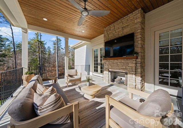 3107 James Plantation Drive, Denver, NC 28037