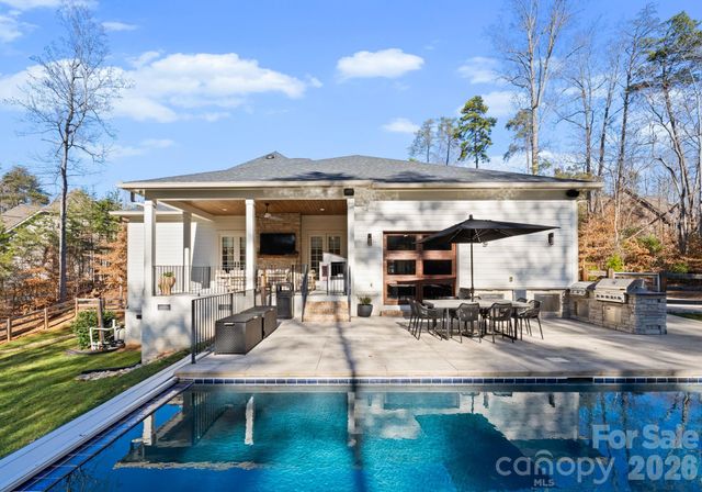 3107 James Plantation Drive, Denver, NC 28037