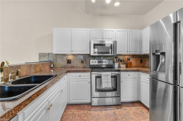 3224 Lynnhaven DR, Virginia Beach, VA 23451
