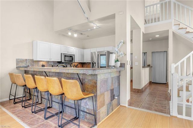 3224 Lynnhaven DR, Virginia Beach, VA 23451