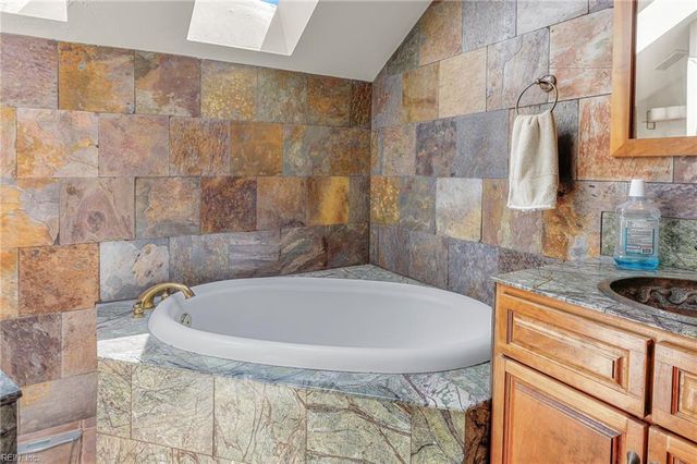 3224 Lynnhaven DR, Virginia Beach, VA 23451