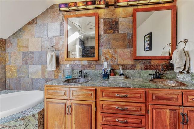 3224 Lynnhaven DR, Virginia Beach, VA 23451