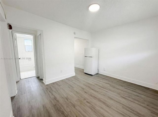 220 NW 11th Ter 3, Miami, FL 33136