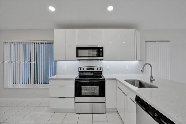 18034 SW 20th St, Miramar, FL 33029