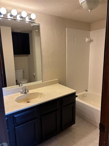 11407 Springhollow Road 407, Oklahoma City, OK 73120