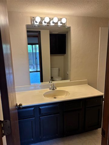 11407 Springhollow Road 407, Oklahoma City, OK 73120