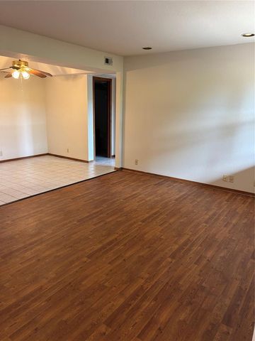 11407 Springhollow Road 407, Oklahoma City, OK 73120