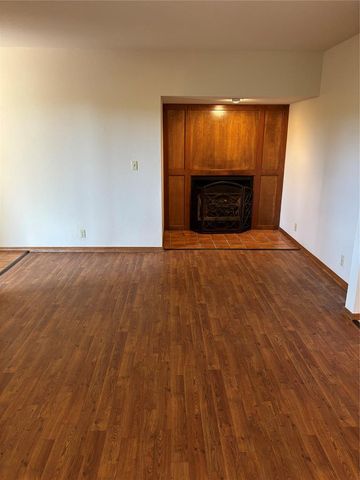 11407 Springhollow Road 407, Oklahoma City, OK 73120