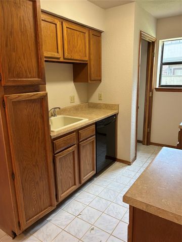 11407 Springhollow Road 407, Oklahoma City, OK 73120