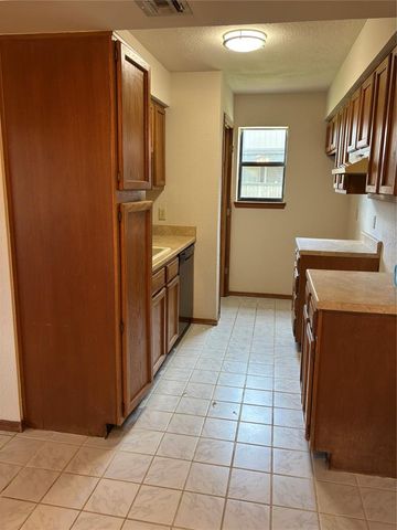 11407 Springhollow Road 407, Oklahoma City, OK 73120