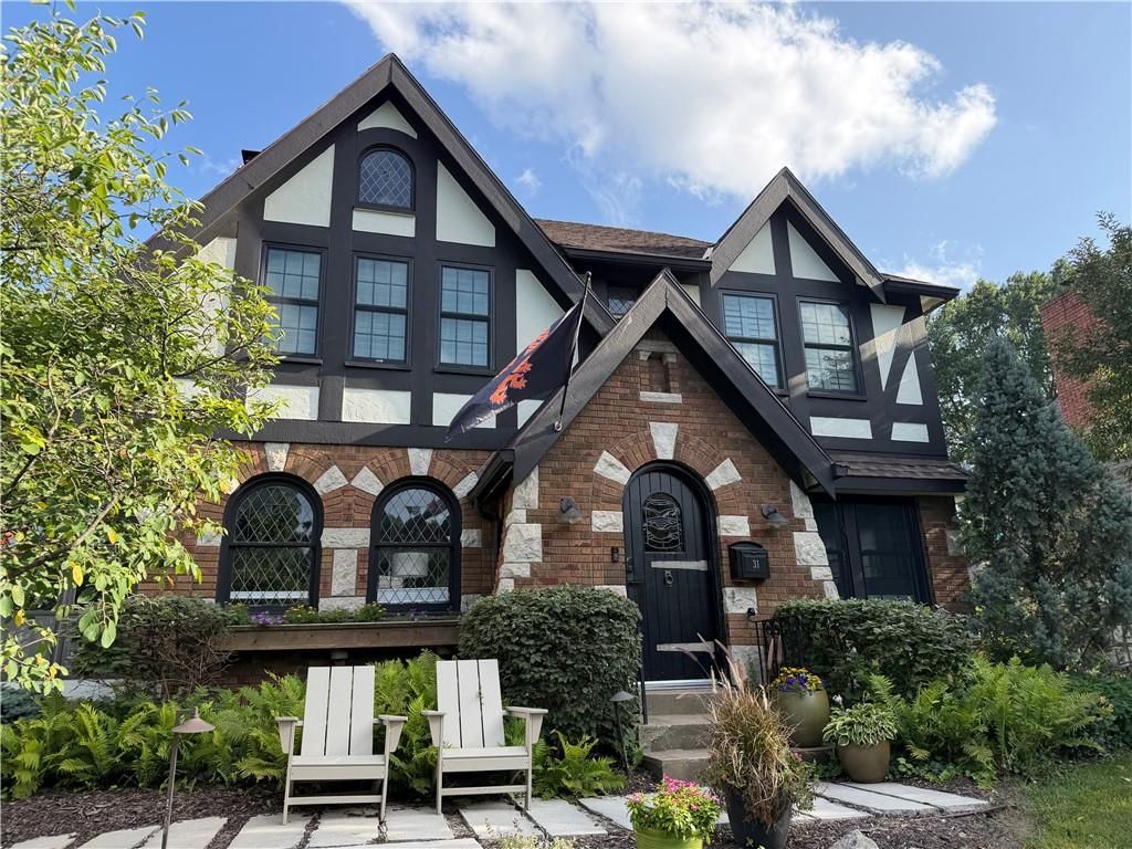 31 W Winthrope Road, Kansas City, MO 64113