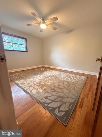 6 LYNCH FARM DR, Newark, DE 19713