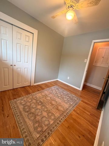 6 LYNCH FARM DR, Newark, DE 19713