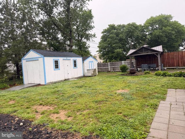6 LYNCH FARM DR, Newark, DE 19713
